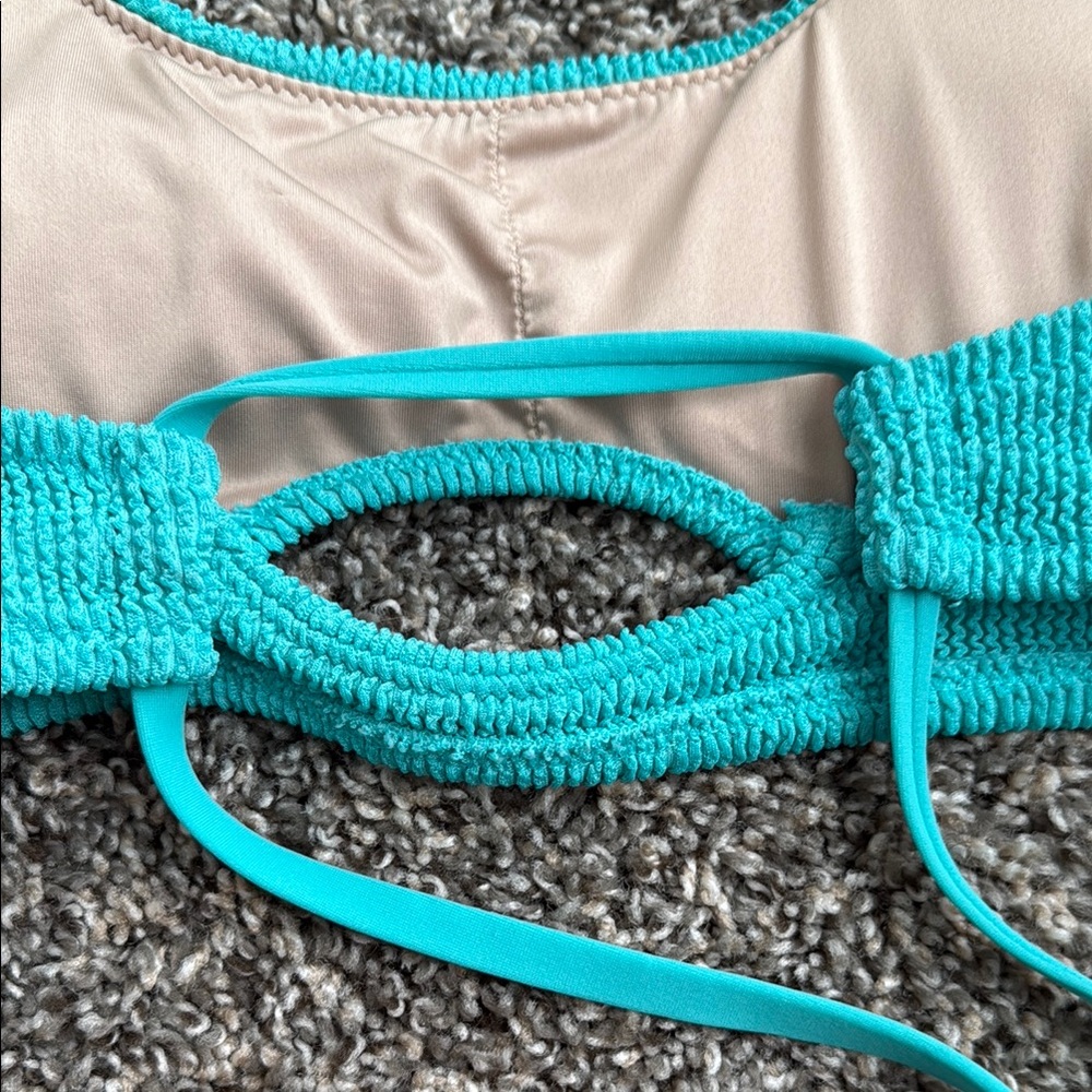 Turquoise Halter Bikini Top - Picture 4 of 6